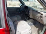 ✅ 2003 Chevrolet S-10 • VIN: 1GCCS19H938184611 • Лот: 43031988. Опубликован ранее на IAAI с пробегом 162 662 миль. Бесплатный доступ к архиву аукционных продаж из США и подробный отчёт об истории автомобиля на DreamBid. Изображение 5.