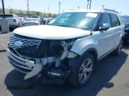 ✅ 2018 Ford Explorer Platinum • VIN: 1FM5K8HT9JGA45424 • Lot: 42085412. Wystawiony na IAAI z przebiegiem 61 407 mil. Bezpłatny archiwum sprzedaży aukcyjnych z USA i szczegółowy raport historii pojazdu na DreamBid. Zdjęcie 18.