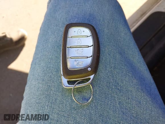 ✅ 2019 Hyundai Ioniq Blue • VIN: KMHC65LC2KU119660 • Lot: 41710680. Wystawiony na IAAI z przebiegiem 123 480 mil. Bezpłatny archiwum sprzedaży aukcyjnych z USA i szczegółowy raport historii pojazdu na DreamBid. Zdjęcie 11.