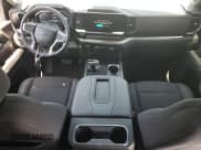 ✅ 2022 Chevrolet Silverado 1500 LT Trail Boss • VIN: 3GCUDFED4NG688639 • Lot: 63637445. Wystawiony na Copart z przebiegiem 28 369 mil. Bezpłatny archiwum sprzedaży aukcyjnych z USA i szczegółowy raport historii pojazdu na DreamBid. Zdjęcie 8.