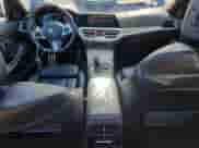 2020 BMW 3 Series M340i xDrive z VIN WBA5U9C05LFH97938, wystawiony jako Copart lot #85898295 z przebiegiem 55 003 mil mil oraz Szkoda całkowita • Salvage title. Historia ofert i sprzedaży dostępna na DreamBid. Obrazek 8.