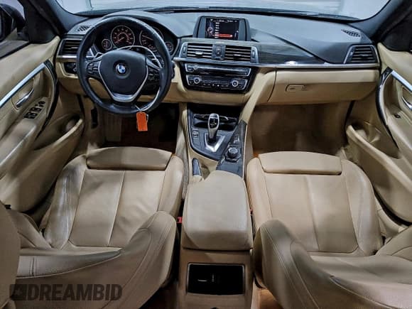 ✅ 2016 BMW 3 Series 328i • VIN: WBA8E9G54GNT43852 • Lot: 93450285. Wystawiony na Copart z przebiegiem 162 091 mil. Bezpłatny archiwum sprzedaży aukcyjnych z USA i szczegółowy raport historii pojazdu na DreamBid. Zdjęcie 8.