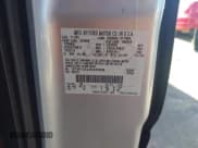 ✅ 2004 Ford F-150 XL • VIN: 1FTVF12524NA92028 • Lot: 43919533. Wystawiony na IAAI z przebiegiem 118 793 mil. Bezpłatny archiwum sprzedaży aukcyjnych z USA i szczegółowy raport historii pojazdu na DreamBid. Zdjęcie 9.