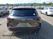 ✅ 2025 Mazda CX-50 S Premium • VIN: 7MMVABDM3SN313271 • Lot: 42326187. Wystawiony na IAAI z przebiegiem 5 357 mil. Bezpłatny archiwum sprzedaży aukcyjnych z USA i szczegółowy raport historii pojazdu na DreamBid. Zdjęcie 17.