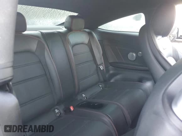 ✅ 2022 Mercedes-Benz C 43 AMG • VIN: W1KWJ6EB4NG115449 • Lot: 86269125. Wystawiony na Copart z przebiegiem Nie podano. Bezpłatny archiwum sprzedaży aukcyjnych z USA i szczegółowy raport historii pojazdu na DreamBid. Zdjęcie 10.