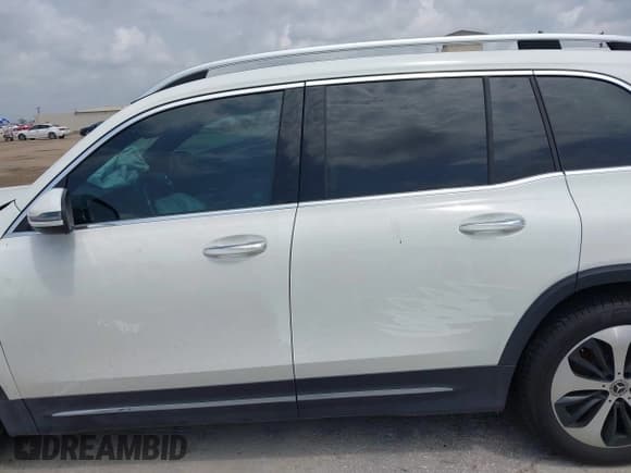 ✅ 2024 Mercedes-Benz GLB 250 • VIN: W1N4M4GBXRW380620 • Lot: 42380515. Listed on IAAI with 6,782 mi. Free auction sales archive from the USA and detailed vehicle history report at DreamBid. Image 14.