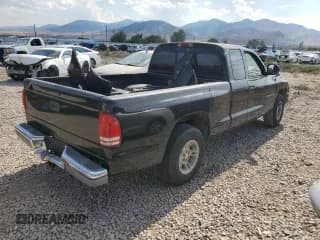 ✅ 1999 Dodge Dakota SLT • VIN: 1B7GL22X5XS298216 • Lot: 63887324. Wystawiony na Copart z przebiegiem Nie podano. Bezpłatny archiwum sprzedaży aukcyjnych z USA i szczegółowy raport historii pojazdu na DreamBid. Zdjęcie 3.
