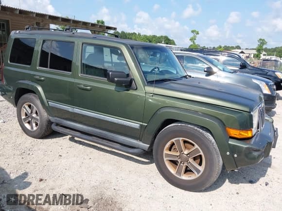 ✅ 2007 Jeep Commander Sport • VIN: 1J8HH48P57C699969 • Lot: 42387743. Wystawiony na IAAI z przebiegiem 199 043 mil. Bezpłatny archiwum sprzedaży aukcyjnych z USA i szczegółowy raport historii pojazdu na DreamBid. Zdjęcie 1.