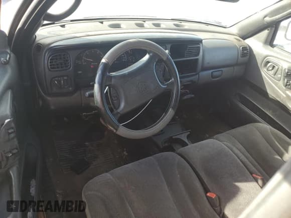 ✅ 2000 Dodge Dakota • VIN: 1B7GL22X9YS764702 • Lot: 83312094. Wystawiony na Copart z przebiegiem 235 503 mil. Bezpłatny archiwum sprzedaży aukcyjnych z USA i szczegółowy raport historii pojazdu na DreamBid. Zdjęcie 8.