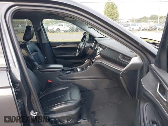 ✅ 2022 Jeep Grand Cherokee Limited • VIN: 1C4RJKBG8N8513421 • Лот: 43120065. Опубликован ранее на IAAI с пробегом 162 470 миль. Бесплатный доступ к архиву аукционных продаж из США и подробный отчёт об истории автомобиля на DreamBid. Изображение 5.