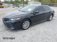 ✅ 2018 Toyota Camry LE • VIN: 4T1B11HK9JU612608 • Lot: 43454329. Wystawiony na IAAI z przebiegiem 126 692 mil. Bezpłatny archiwum sprzedaży aukcyjnych z USA i szczegółowy raport historii pojazdu na DreamBid. Zdjęcie 2.
