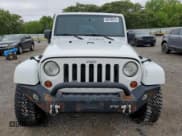 ✅ 2013 Jeep Wrangler Sahara • VIN: 1C4AJWBGXDL579341 • Lot: 55970815. Wystawiony na Copart z przebiegiem 105 961 mil. Bezpłatny archiwum sprzedaży aukcyjnych z USA i szczegółowy raport historii pojazdu na DreamBid. Zdjęcie 5.
