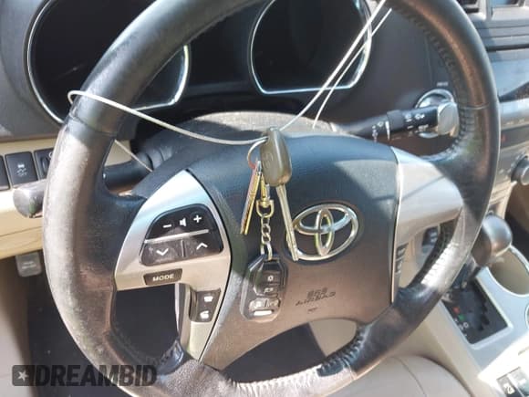 ✅ 2012 Toyota Highlander • VIN: 5TDBK3EHXCS118948 • Лот: 43161384. Опубликован ранее на IAAI с пробегом 182 921 миль. Бесплатный доступ к архиву аукционных продаж из США и подробный отчёт об истории автомобиля на DreamBid. Изображение 11.