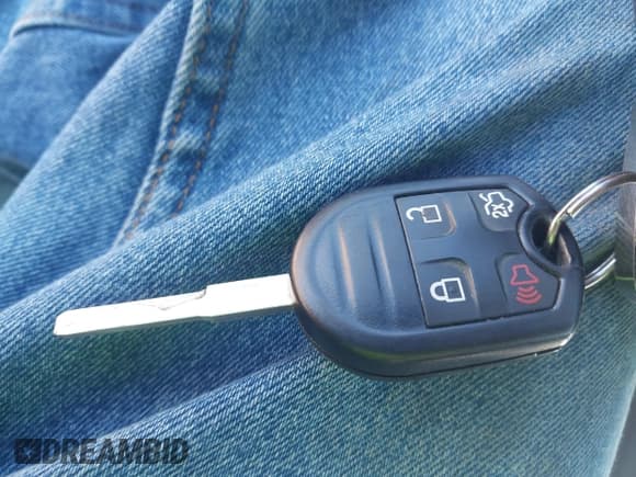 ✅ 2018 Ford Fiesta SE • VIN: 3FADP4BJ7JM143865 • Lot: 43469094. Wystawiony na IAAI z przebiegiem 90 221 mil. Bezpłatny archiwum sprzedaży aukcyjnych z USA i szczegółowy raport historii pojazdu na DreamBid. Zdjęcie 11.