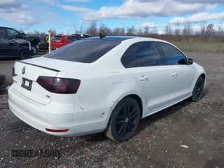 ✅ 2018 Volkswagen Jetta SE Sport • VIN: 3VWD17AJXJM239257 • Lot: 43580693. Listed on IAAI with 114,957 mi. Free auction sales archive from the USA and detailed vehicle history report at DreamBid. Image 4.