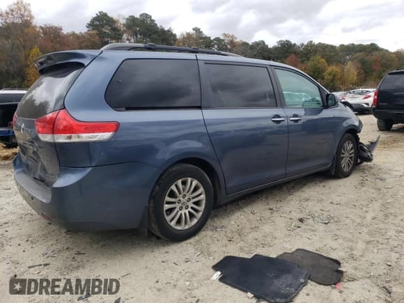 ✅ 2014 Toyota Sienna XLE • VIN: 5TDYK3DC4ES411652 • Lot: 90237865. Wystawiony na Copart z przebiegiem 169 013 mil. Bezpłatny archiwum sprzedaży aukcyjnych z USA i szczegółowy raport historii pojazdu na DreamBid. Zdjęcie 3.