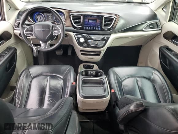 ✅ 2017 Chrysler Pacifica Touring L • VIN: 2C4RC1BG0HR655002 • Lot: 92198495. Wystawiony na Copart z przebiegiem 118 669 mil. Bezpłatny archiwum sprzedaży aukcyjnych z USA i szczegółowy raport historii pojazdu na DreamBid. Zdjęcie 8.