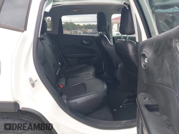 ✅ 2020 Jeep Compass Latitude • VIN: 3C4NJCBB8LT176871 • Lot: 43410483. Listed on IAAI with 32,784 mi. Free auction sales archive from the USA and detailed vehicle history report at DreamBid. Image 8.