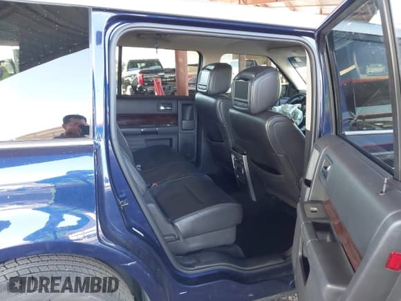 ✅ 2011 Ford Flex SEL • VIN: 2FMGK5CC6BBD00859 • Lot: 43712331. Wystawiony na IAAI z przebiegiem 69 993 mil. Bezpłatny archiwum sprzedaży aukcyjnych z USA i szczegółowy raport historii pojazdu na DreamBid. Zdjęcie 8.