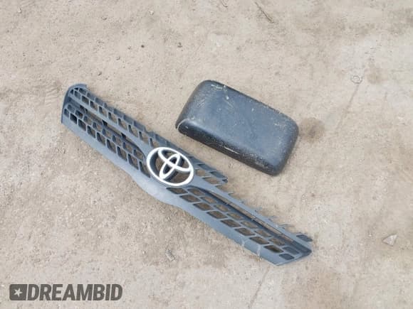 ✅ 2005 Toyota Matrix STD • VIN: 2T1LR32E05C321711 • Lot: 42693984. Listed on IAAI with 193,542 mi. Free auction sales archive from the USA and detailed vehicle history report at DreamBid. Image 12.