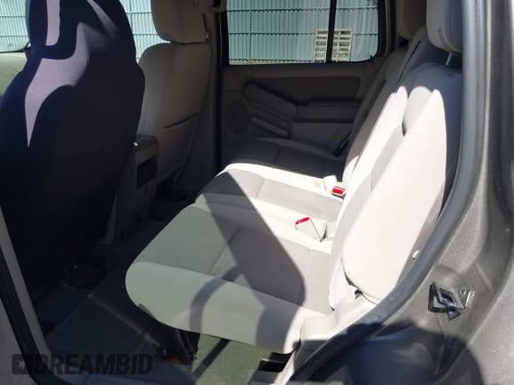 ✅ 2006 Ford Explorer XLT • VIN: 1FMEU73E66UA43409 • Лот: 41837847. Опубликован ранее на IAAI с пробегом 196 992 миль. Бесплатный доступ к архиву аукционных продаж из США и подробный отчёт об истории автомобиля на DreamBid. Изображение 8.