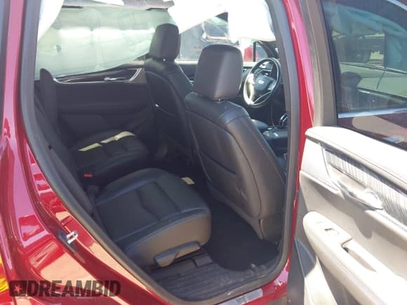 ✅ 2020 Cadillac XT6 FWD Premium Luxury • VIN: 1GYKPCRS1LZ146248 • Lot: 42893605. Wystawiony na IAAI z przebiegiem 26 755 mil. Bezpłatny archiwum sprzedaży aukcyjnych z USA i szczegółowy raport historii pojazdu na DreamBid. Zdjęcie 8.