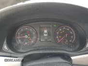 ✅ 2021 Volkswagen Passat S • VIN: 1VWAA7A38MC001174 • Lot: 70487915. Wystawiony na Copart z przebiegiem 62 396 mil. Bezpłatny archiwum sprzedaży aukcyjnych z USA i szczegółowy raport historii pojazdu na DreamBid. Zdjęcie 9.