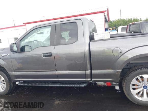 ✅ 2018 Ford F-150 XL • VIN: 1FTEX1EP1JFC12353 • Lot: 42968566. Wystawiony na IAAI z przebiegiem 123 175 mil. Bezpłatny archiwum sprzedaży aukcyjnych z USA i szczegółowy raport historii pojazdu na DreamBid. Zdjęcie 14.