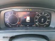 ✅ 2019 Volkswagen Golf R • VIN: WVWWA7AU3KW159967 • Lot: 48267074. Wystawiony na Copart z przebiegiem 52 406 mil. Bezpłatny archiwum sprzedaży aukcyjnych z USA i szczegółowy raport historii pojazdu na DreamBid. Zdjęcie 9.