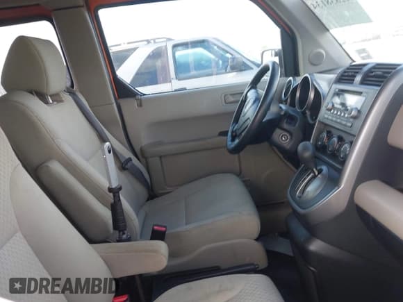 ✅ 2011 Honda Element EX • VIN: 5J6YH1H7XBL001560 • Лот: 42838134. Опубликован ранее на IAAI с пробегом 188 548 миль. Бесплатный доступ к архиву аукционных продаж из США и подробный отчёт об истории автомобиля на DreamBid. Изображение 5.