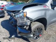 ✅ 2021 Chevrolet Silverado 1500 LT Trail Boss • VIN: 1GCPYFEL4MZ260285 • Lot: 43559454. Wystawiony na IAAI z przebiegiem 89 699 mil. Bezpłatny archiwum sprzedaży aukcyjnych z USA i szczegółowy raport historii pojazdu na DreamBid. Zdjęcie 19.