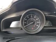 ✅ 2017 Mazda 3 Sport • VIN: 3MZBN1U73HM140203 • Lot: 60062985. Wystawiony na Copart z przebiegiem 64 445 mil. Bezpłatny archiwum sprzedaży aukcyjnych z USA i szczegółowy raport historii pojazdu na DreamBid. Zdjęcie 9.