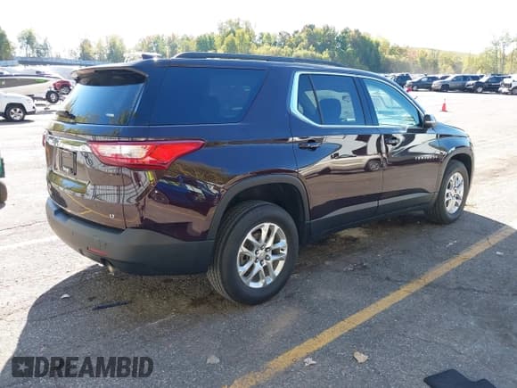 ✅ 2021 Chevrolet Traverse LT Cloth • VIN: 1GNEVGKW3MJ261227 • Lot: 43453989. Wystawiony na IAAI z przebiegiem 52 787 mil. Bezpłatny archiwum sprzedaży aukcyjnych z USA i szczegółowy raport historii pojazdu na DreamBid. Zdjęcie 4.
