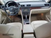 ✅ 2012 Volkswagen Passat SEL Premium • VIN: 1VWCN7A36CC109997 • Лот: 71170215. Опубликован ранее на Copart с пробегом 174 392 миль. Бесплатный доступ к архиву аукционных продаж из США и подробный отчёт об истории автомобиля на DreamBid. Изображение 8.