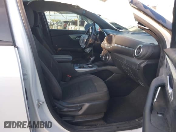 ✅ 2020 Chevrolet Blazer LT • VIN: 3GNKBBRA7LS593869 • Лот: 43108022. Опубликован ранее на IAAI с пробегом 109 557 миль. Бесплатный доступ к архиву аукционных продаж из США и подробный отчёт об истории автомобиля на DreamBid. Изображение 5.