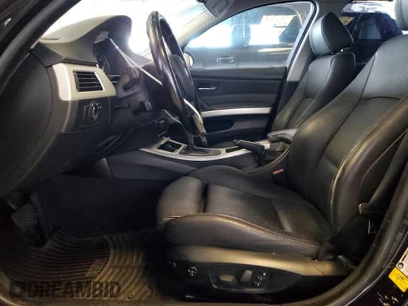 2006 BMW 3 Series 325i with VIN WBAVB13546K000803, listed as a Copart auction lot 85594825 with 118,593 mi miles and Clean title. Bid and sale history available at DreamBid. Image 7.