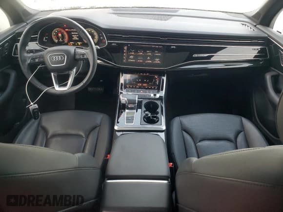 ✅ 2021 Audi Q7 Premium Plus • VIN: WA1LJAF73MD000135 • Lot: 90890465. Wystawiony na Copart z przebiegiem 43 835 mil. Bezpłatny archiwum sprzedaży aukcyjnych z USA i szczegółowy raport historii pojazdu na DreamBid. Zdjęcie 8.