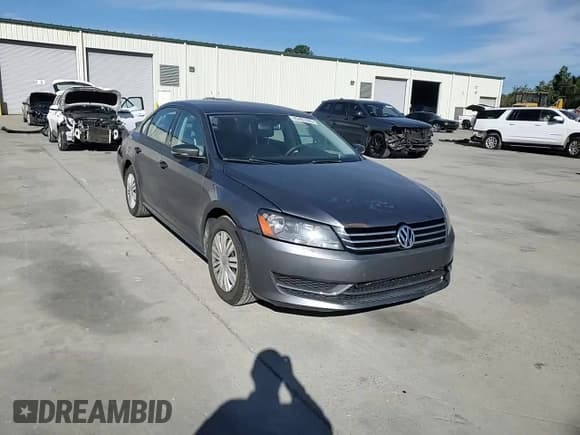 ✅ 2014 Volkswagen Passat S • VIN: 1VWAH7A31EC018475 • Lot: 89483305. Listed on Copart with 105,314 mi. Free auction sales archive from the USA and detailed vehicle history report at DreamBid. Image 13.