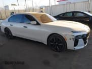 ✅ 2023 BMW i7 xDrive60 • VIN: WBY53EJ06PCN64039 • Лот: 40752159. Опубликован ранее на IAAI с пробегом 8 837 миль. Бесплатный доступ к архиву аукционных продаж из США и подробный отчёт об истории автомобиля на DreamBid. Изображение 1.