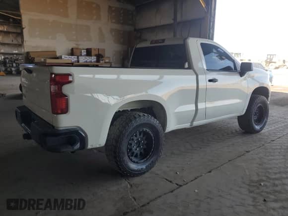 2022 Chevrolet Silverado 1500 Work Truck z VIN 3GCNWAED9NG166302, wystawiony jako Copart lot #66565525 z przebiegiem 43 076 mil mil oraz Czysty tytuł • Clean title. Historia ofert i sprzedaży dostępna na DreamBid. Obrazek 3.