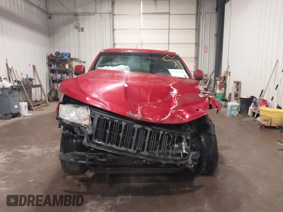 ✅ 2011 Jeep Grand Cherokee Laredo • VIN: 1J4RR4GG4BC550949 • Lot: 43546308. Listed on IAAI with 204,503 mi. Free auction sales archive from the USA and detailed vehicle history report at DreamBid. Image 13.