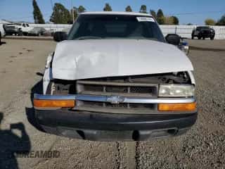 2003 Chevrolet S-10 Fleet z VIN 1GCCS19X838204354, wystawiony jako Copart lot #74886144 z przebiegiem 240 010 mil mil oraz Szkoda całkowita • Salvage title. Historia ofert i sprzedaży dostępna na DreamBid. Obrazek 5.