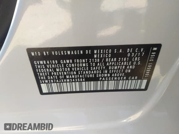 ✅ 2017 Volkswagen Jetta S • VIN: 3VW2B7AJXHM343584 • Lot: 32564453. Wystawiony na IAAI z przebiegiem Nie podano. Bezpłatny archiwum sprzedaży aukcyjnych z USA i szczegółowy raport historii pojazdu na DreamBid. Zdjęcie 9.