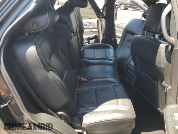 ✅ 2019 Ford Explorer Platinum • VIN: 1FM5K8HT7KGA73398 • Lot: 68919535. Wystawiony na Copart z przebiegiem 61 573 mil. Bezpłatny archiwum sprzedaży aukcyjnych z USA i szczegółowy raport historii pojazdu na DreamBid. Zdjęcie 11.