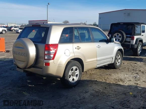 ✅ 2007 Suzuki Grand Vitara • VIN: JS3TD941174204643 • Лот: 41609427. Опубликован ранее на IAAI с пробегом 232 589 миль. Бесплатный доступ к архиву аукционных продаж из США и подробный отчёт об истории автомобиля на DreamBid. Изображение 4.