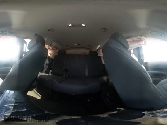 ✅ 2015 Chevrolet Tahoe Commercial • VIN: 1GNLC2EC4FR601930 • Lot: 42784289. Wystawiony na IAAI z przebiegiem 209 292 mil. Bezpłatny archiwum sprzedaży aukcyjnych z USA i szczegółowy raport historii pojazdu na DreamBid. Zdjęcie 17.