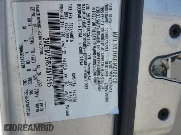 ✅ 2007 Mercury Grand Marquis LS • VIN: 2MEFM75V87X611545 • Lot: 70330965. Wystawiony na Copart z przebiegiem 119 910 mil. Bezpłatny archiwum sprzedaży aukcyjnych z USA i szczegółowy raport historii pojazdu na DreamBid. Zdjęcie 12.