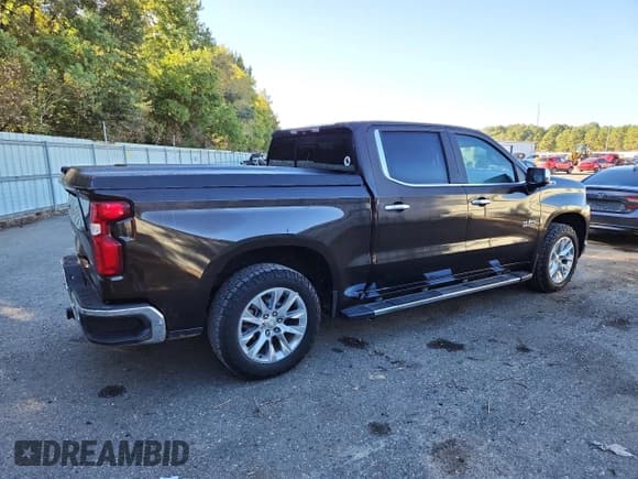 ✅ 2019 Chevrolet Silverado 1500 LTZ • VIN: 3GCUYGED4KG105573 • Lot: 89735075. Wystawiony na Copart z przebiegiem 168 318 mil. Bezpłatny archiwum sprzedaży aukcyjnych z USA i szczegółowy raport historii pojazdu na DreamBid. Zdjęcie 3.