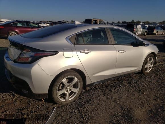 ✅ 2018 Chevrolet Volt LT • VIN: 1G1RC6S56JU136663 • Лот: 90763475. Опубликован ранее на Copart с пробегом 95 543 миль. Бесплатный доступ к архиву аукционных продаж из США и подробный отчёт об истории автомобиля на DreamBid. Изображение 3.