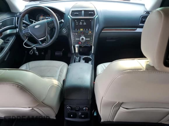 ✅ 2017 Ford Explorer Platinum • VIN: 1FM5K8HT1HGE41678 • Lot: 80826165. Wystawiony na Copart z przebiegiem 106 134 mil. Bezpłatny archiwum sprzedaży aukcyjnych z USA i szczegółowy raport historii pojazdu na DreamBid. Zdjęcie 8.